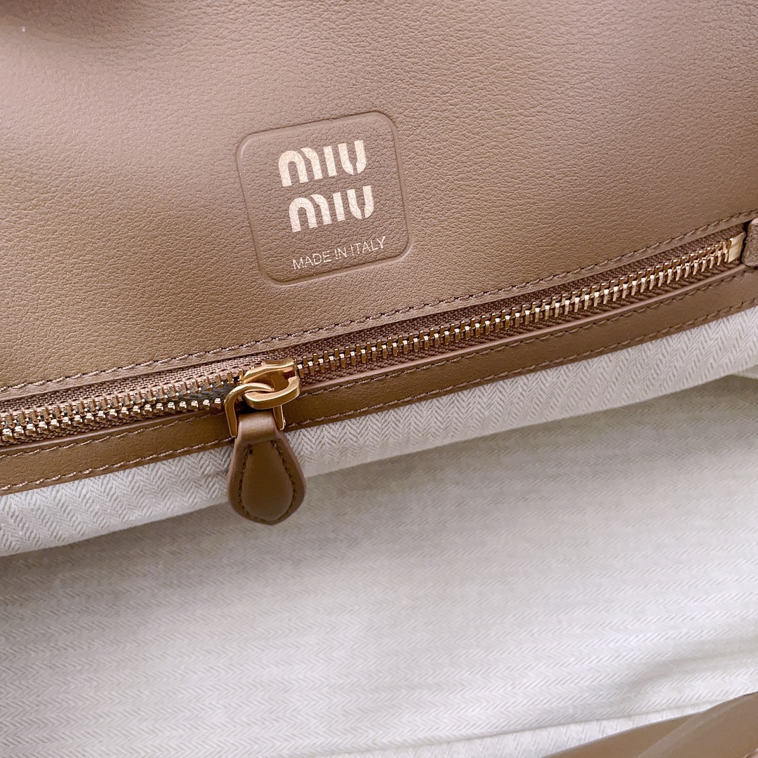 Miu Miu   00279