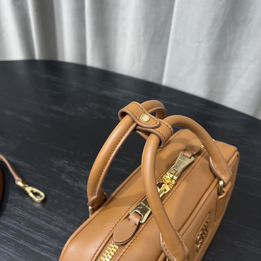 Miu Miu  00409