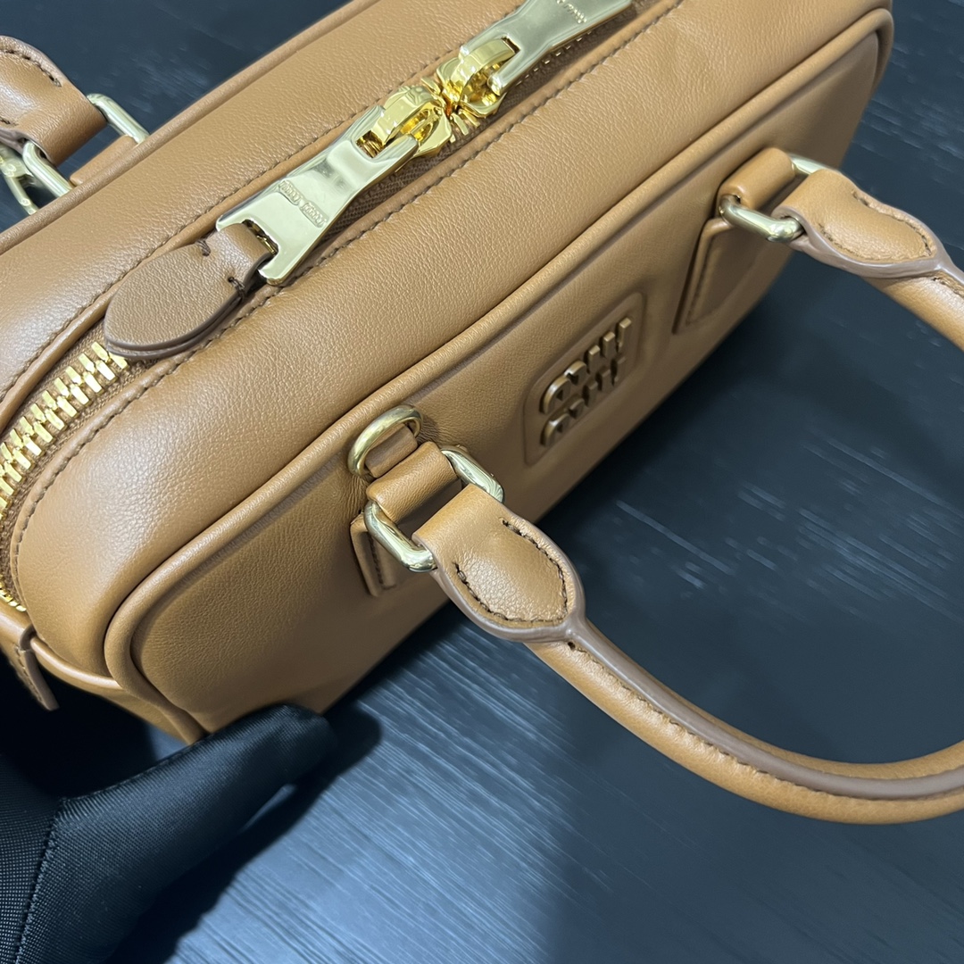 Miu Miu  004212