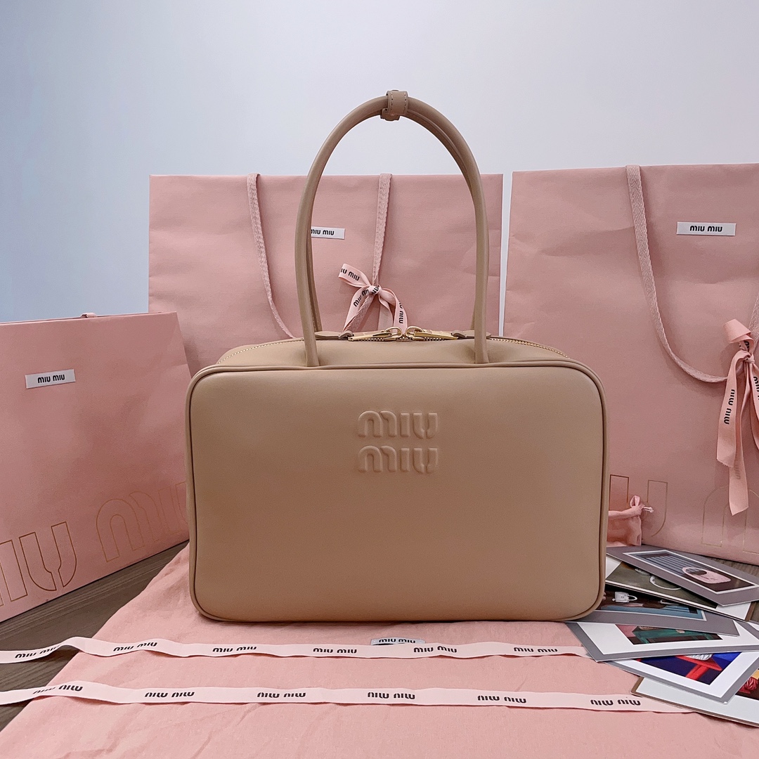 Miu Miu logo-embossed Leather Shoulder Bag | Brown