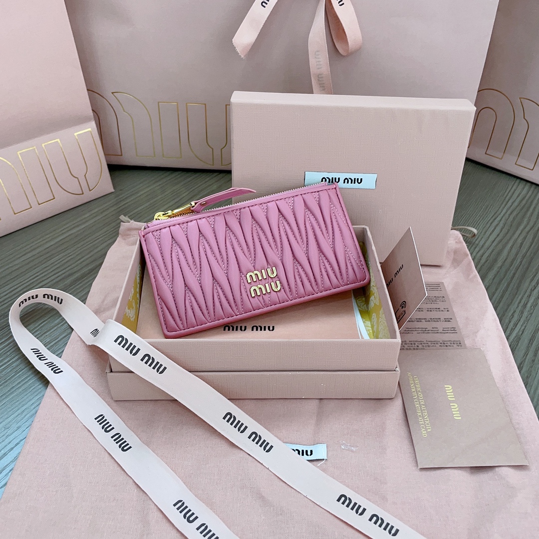 Miu Miu Quilted leather card holder – Light pink| 5MB006N88F0012