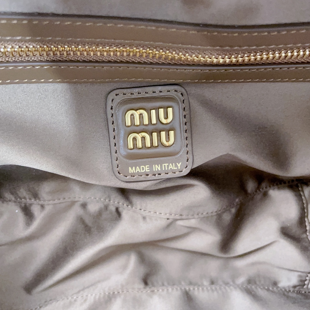 Miu Miu 00639