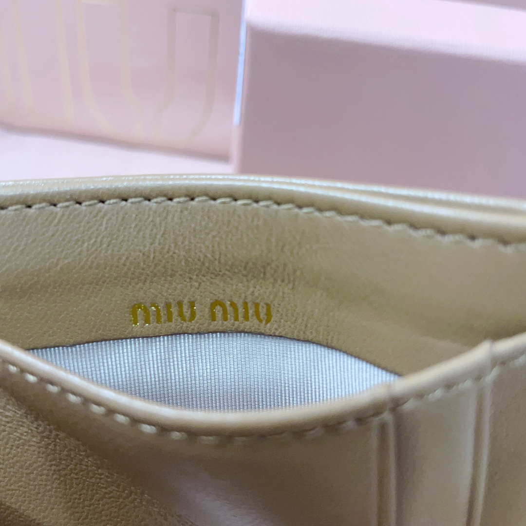 Miu Miu 00659