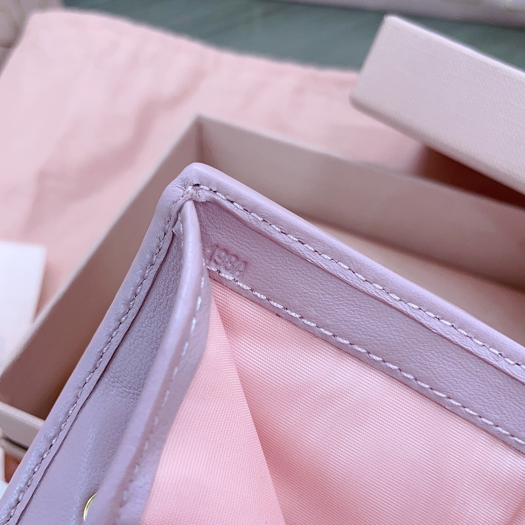 Miu Miu 00688