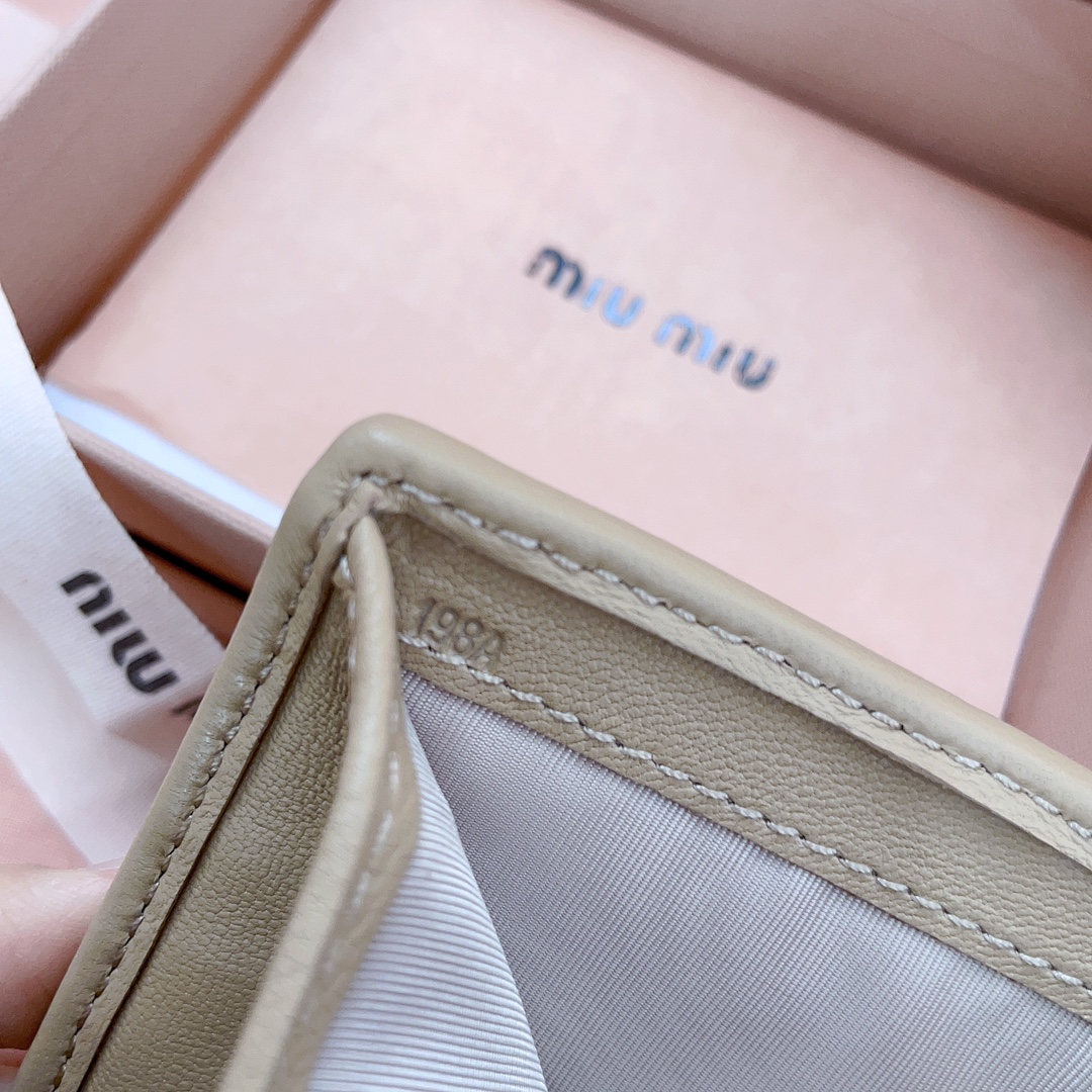 Miu Miu 00699