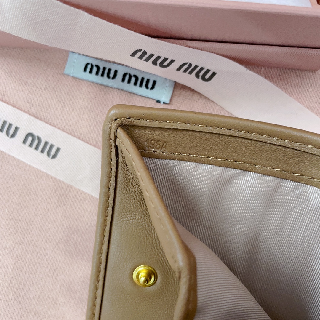 Miu Miu 00719