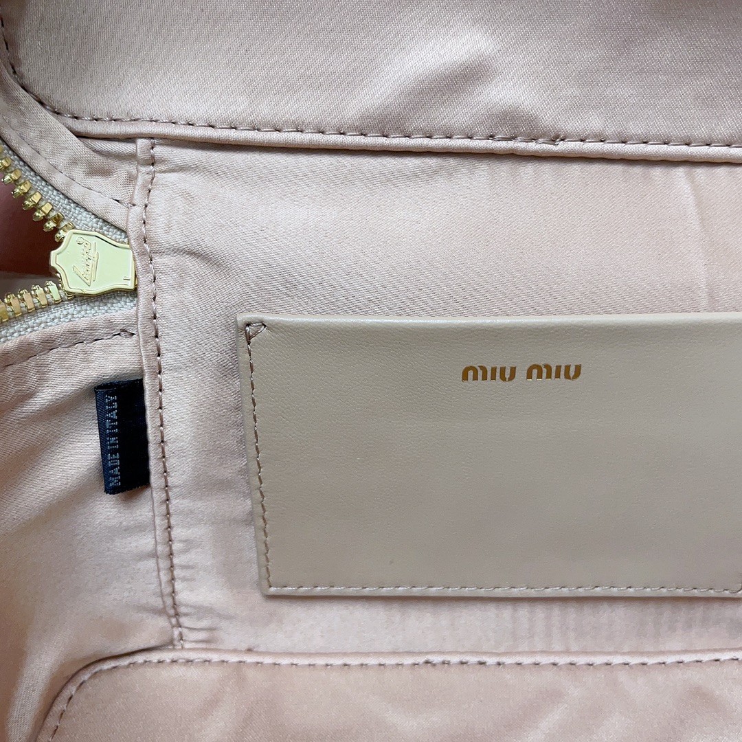 Miu Miu  00829