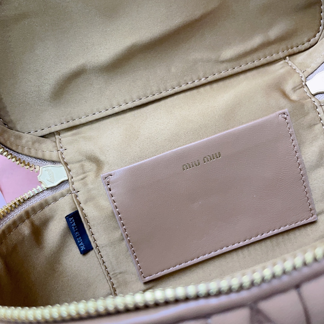 Miu Miu  00879
