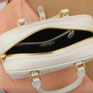 Miu Miu  01019