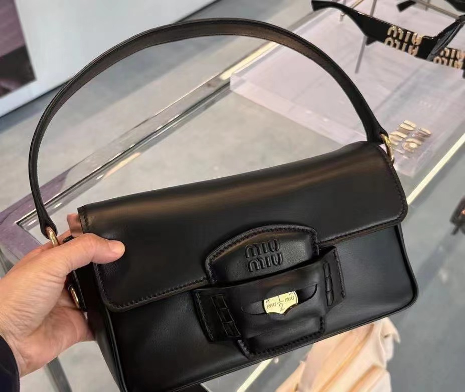 Miu Miu Penny Leather Shoulder Bag in Black |