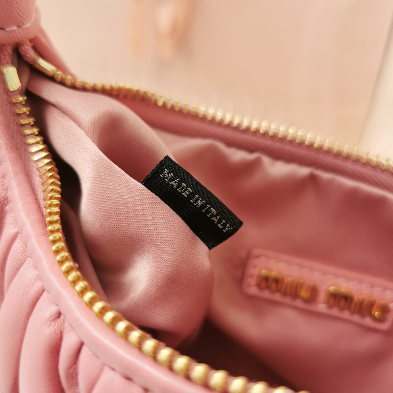 Miu Miu  01049