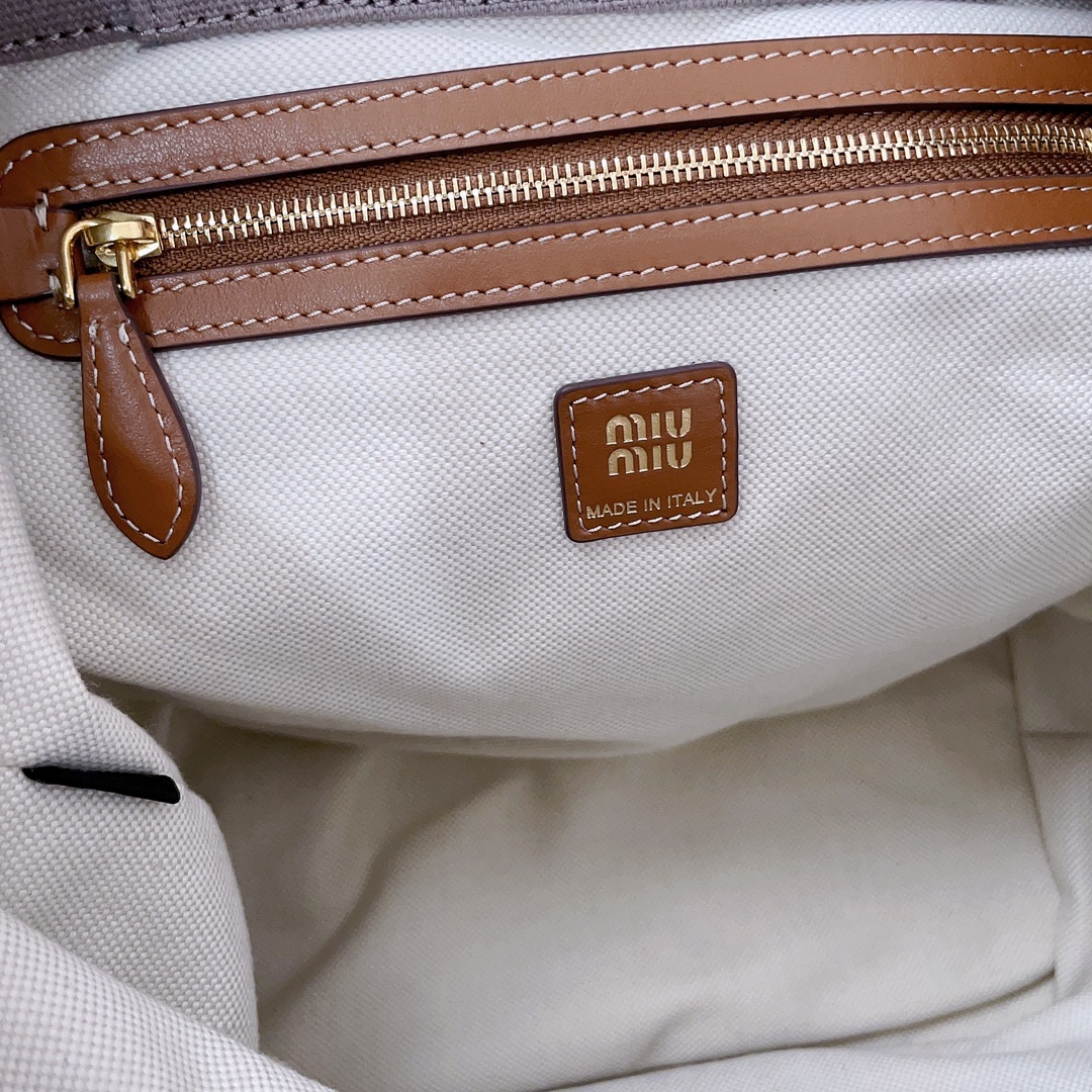 Miu Miu 01059