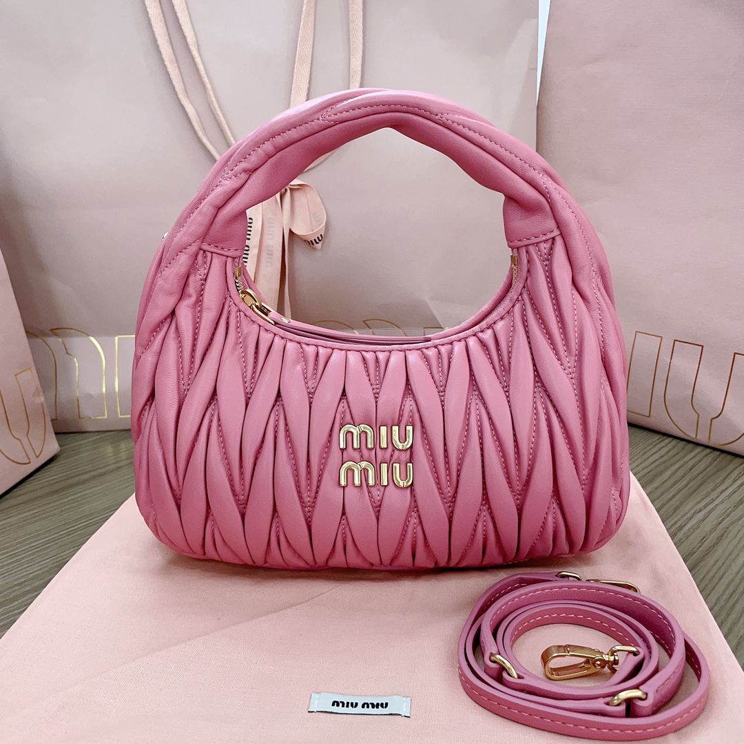 Miu Miu Mini Wander Matelassé Shoulder Bag | Pink