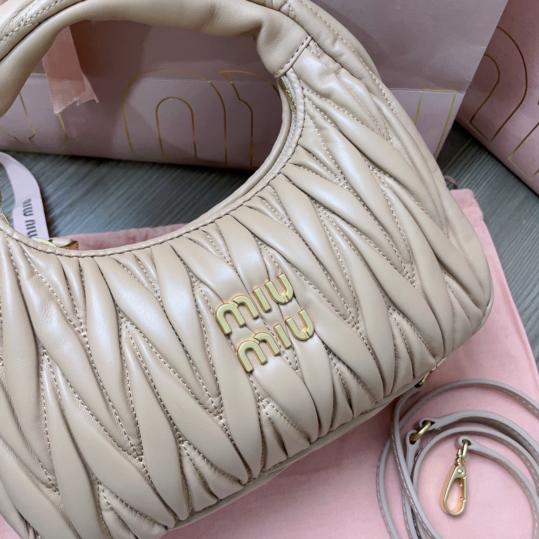 Miu Miu  01109
