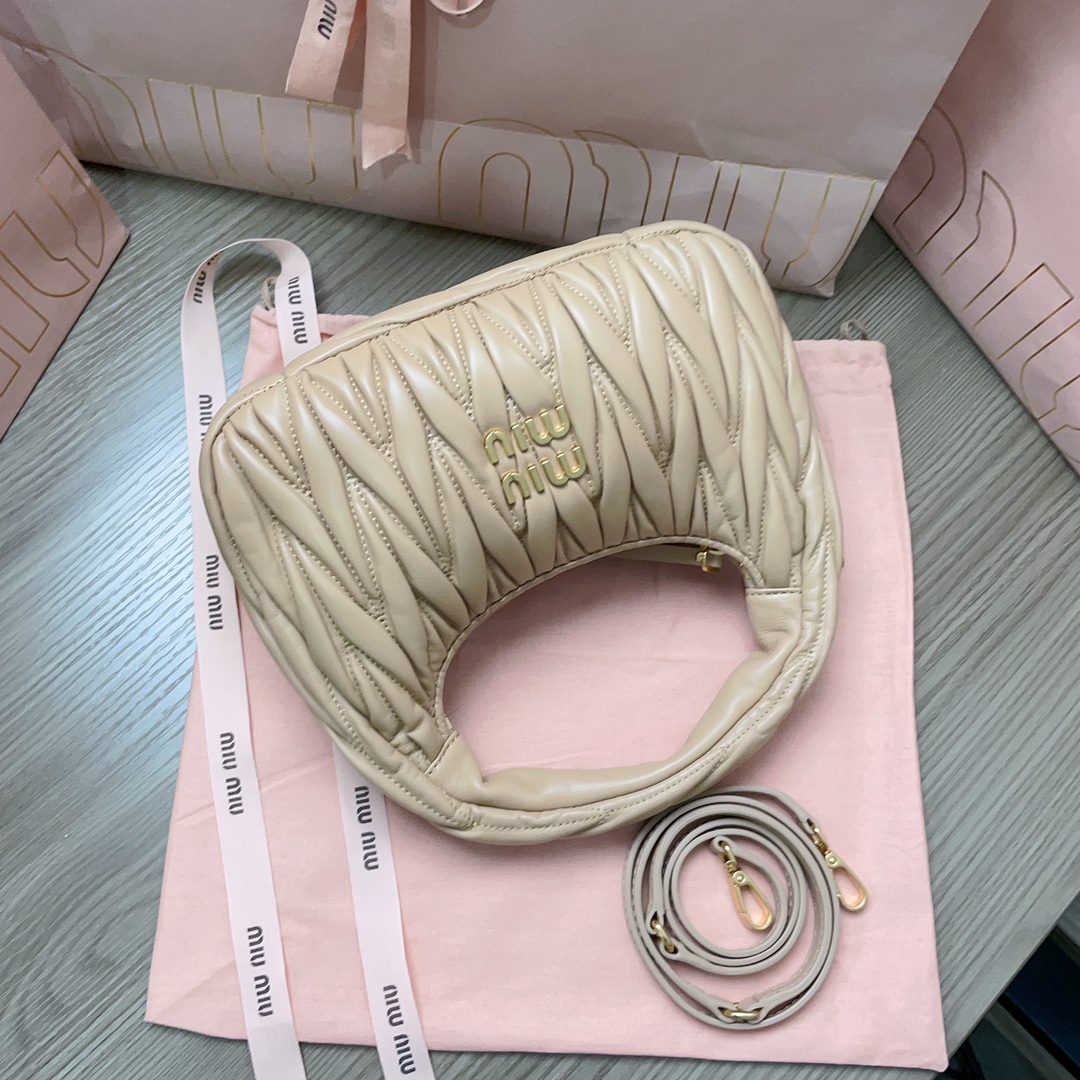 Miu Miu  01116