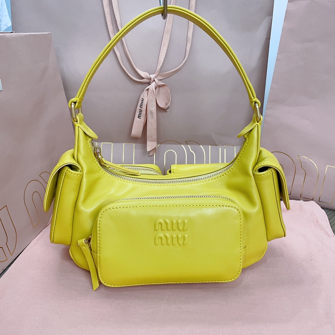 Miu Miu Signature Nappa Leather Pocket Vintage – Green