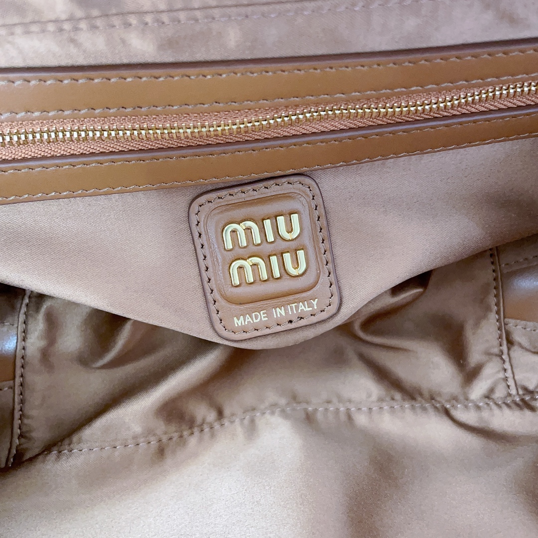 Miu Miu 01179