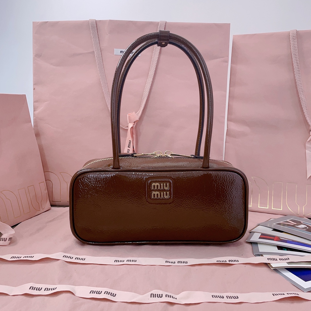Miu Miu Beau Naplak Patent Leather Bag ‘Palisander’ –