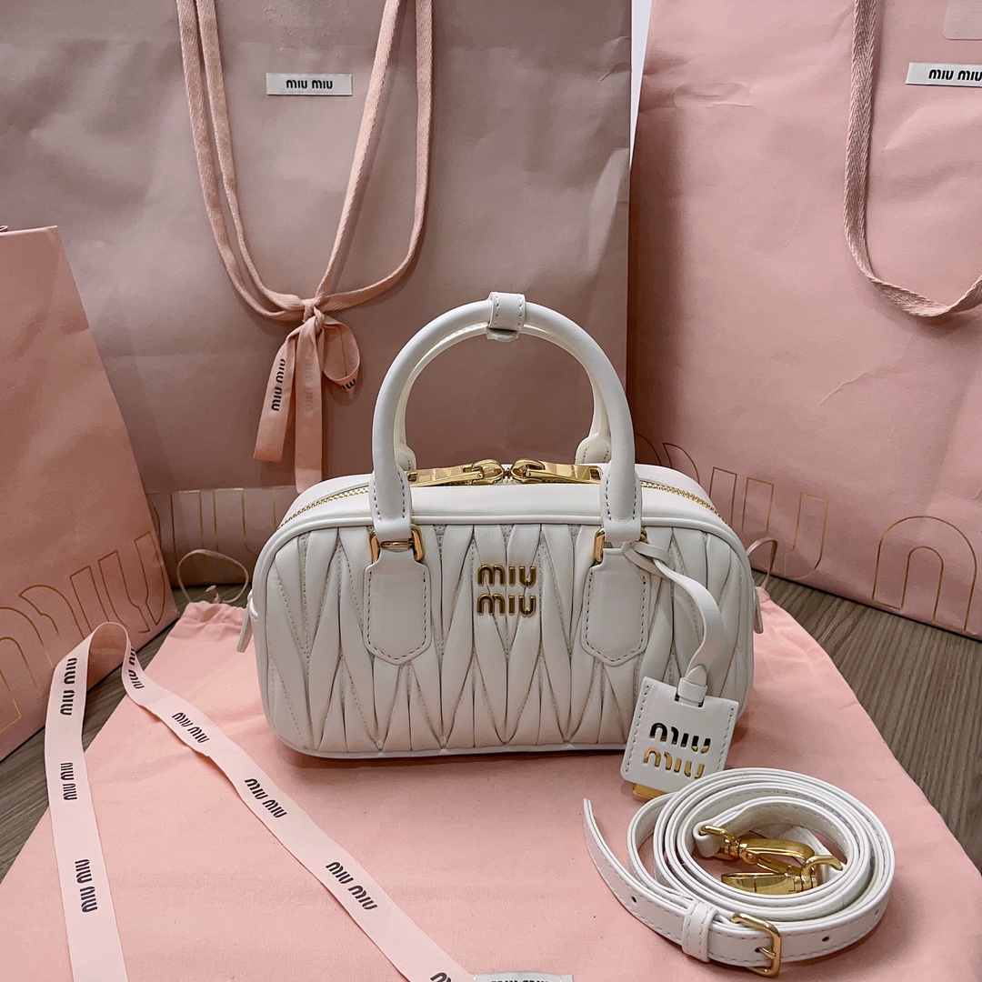 Arcadie leather handbag Miu Miu White in Leather – 45697871