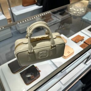 Miu Miu  01389