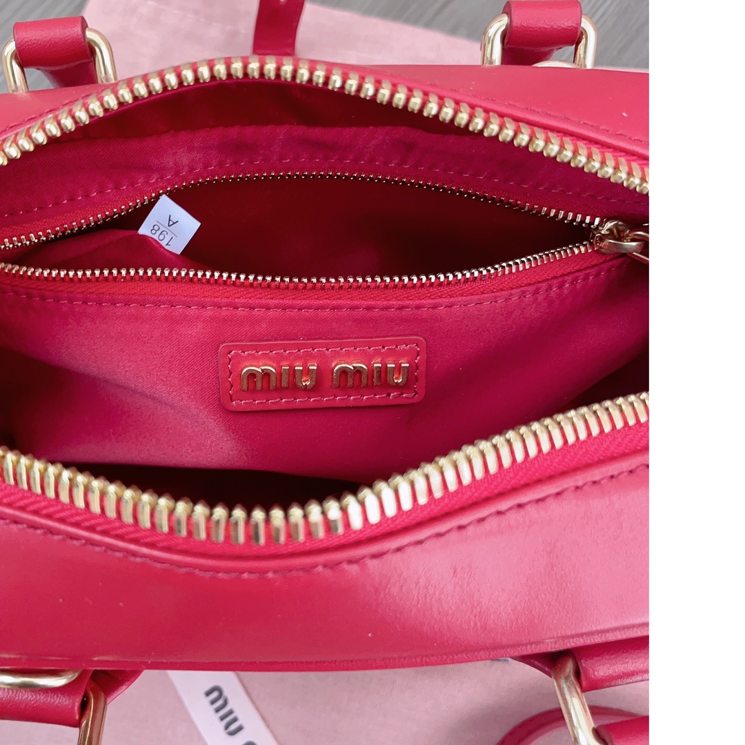 Miu Miu  01439