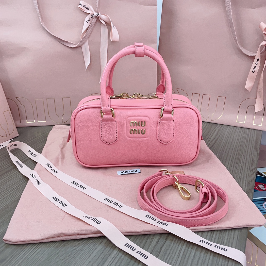 Miu Miu logo-embossed Leather Mini Bag | pink