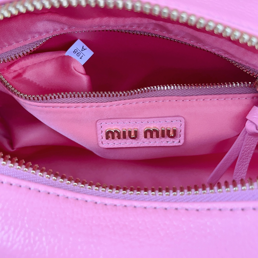 Miu Miu  01459