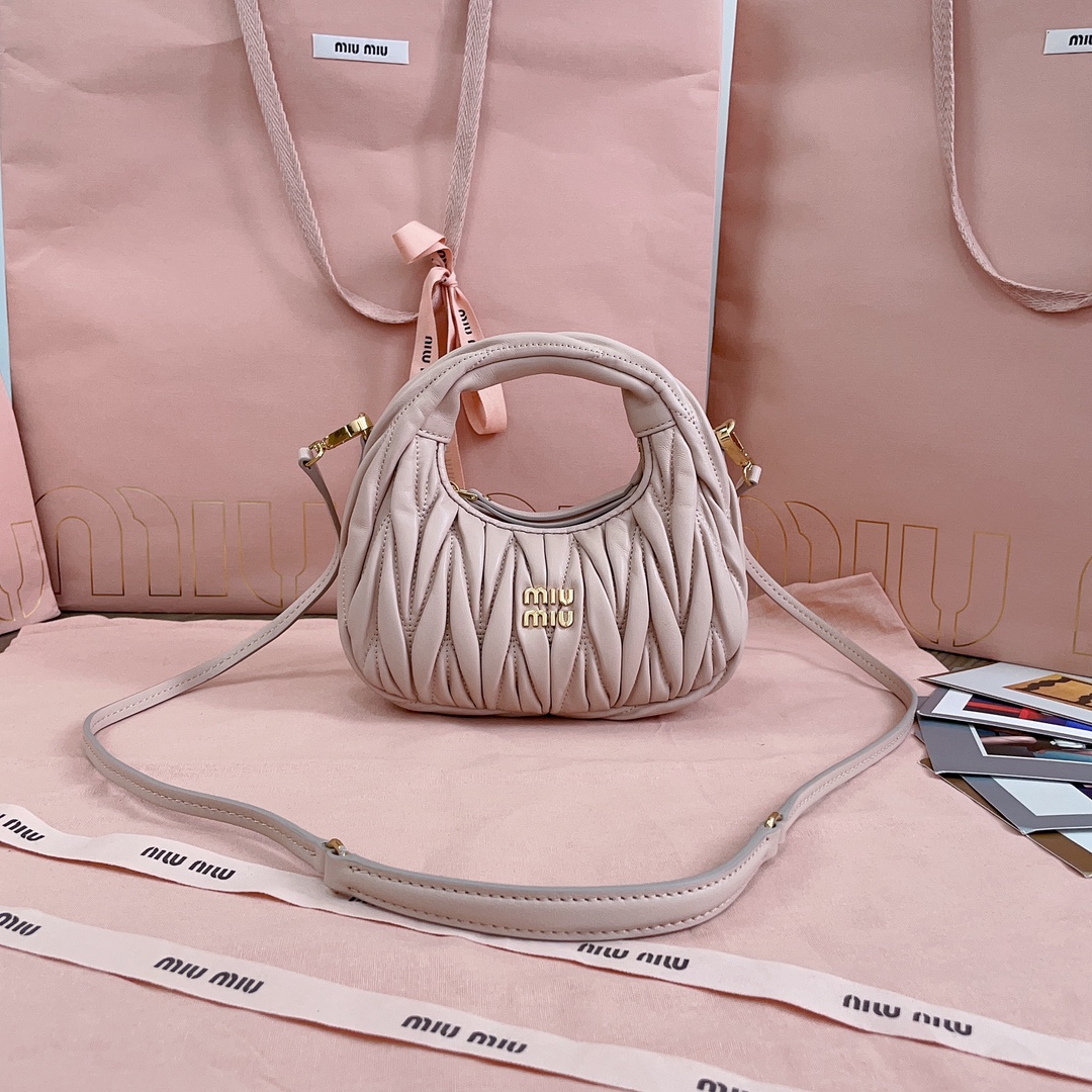 BAG Miu Miu Wander Matelassé Hobo Bag ‘Pink’