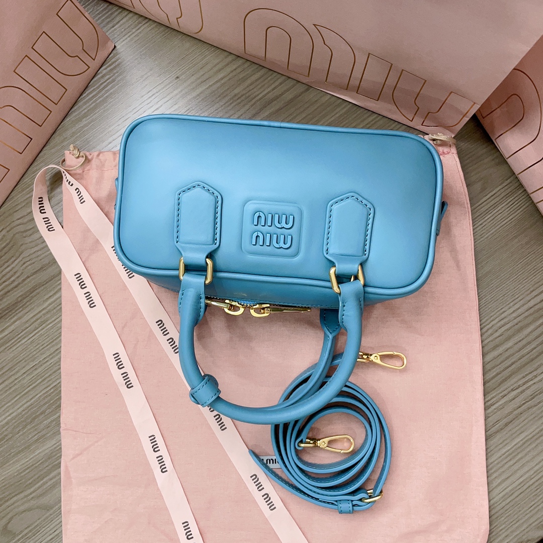 Miu Miu  01479