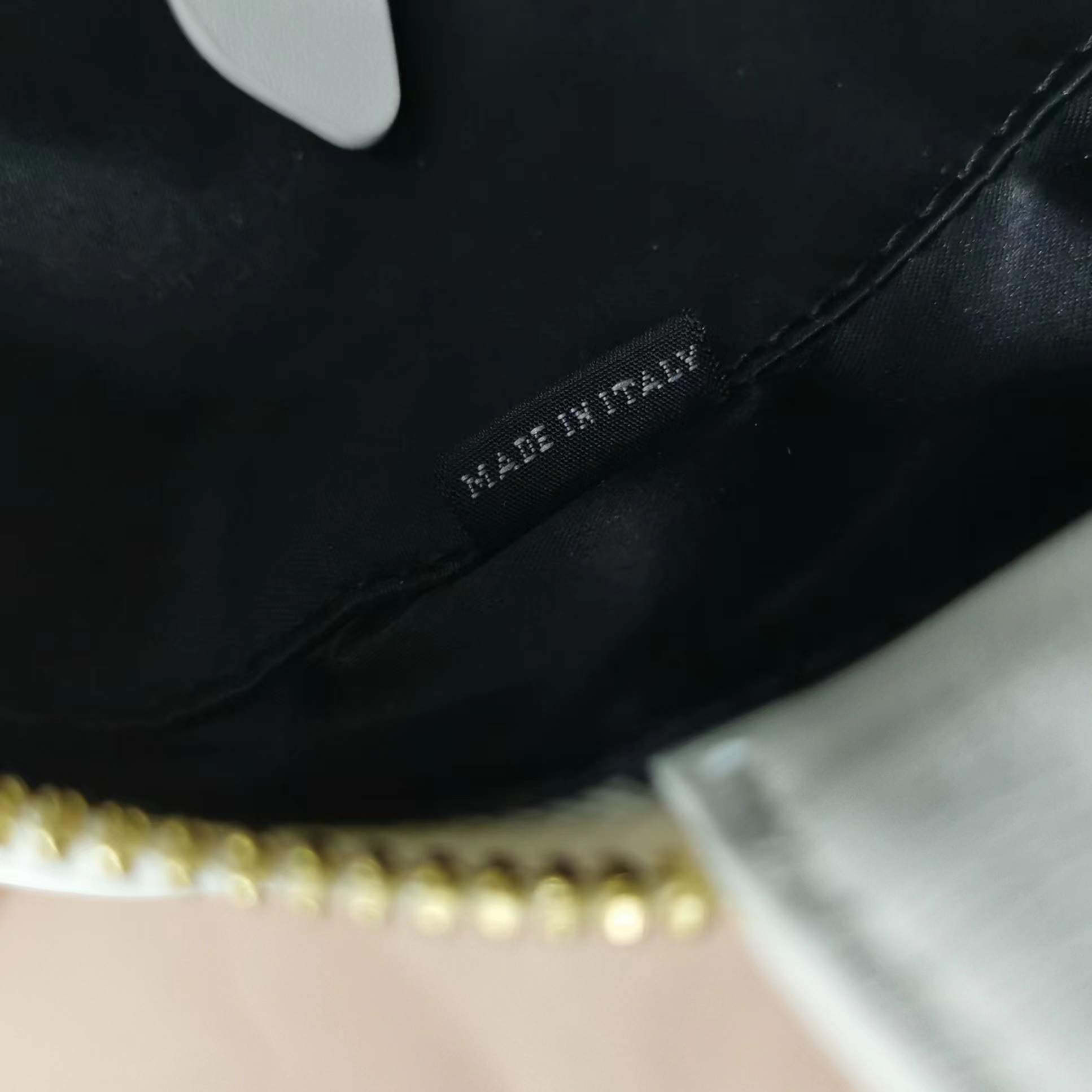Miu Miu  01529