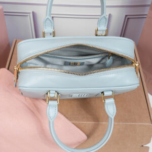 Miu Miu  01589