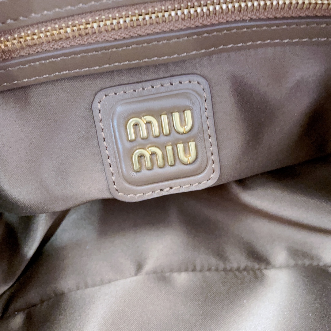 Miu Miu  01599