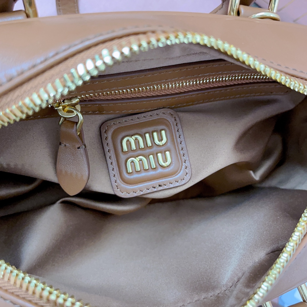 Miu Miu  01609