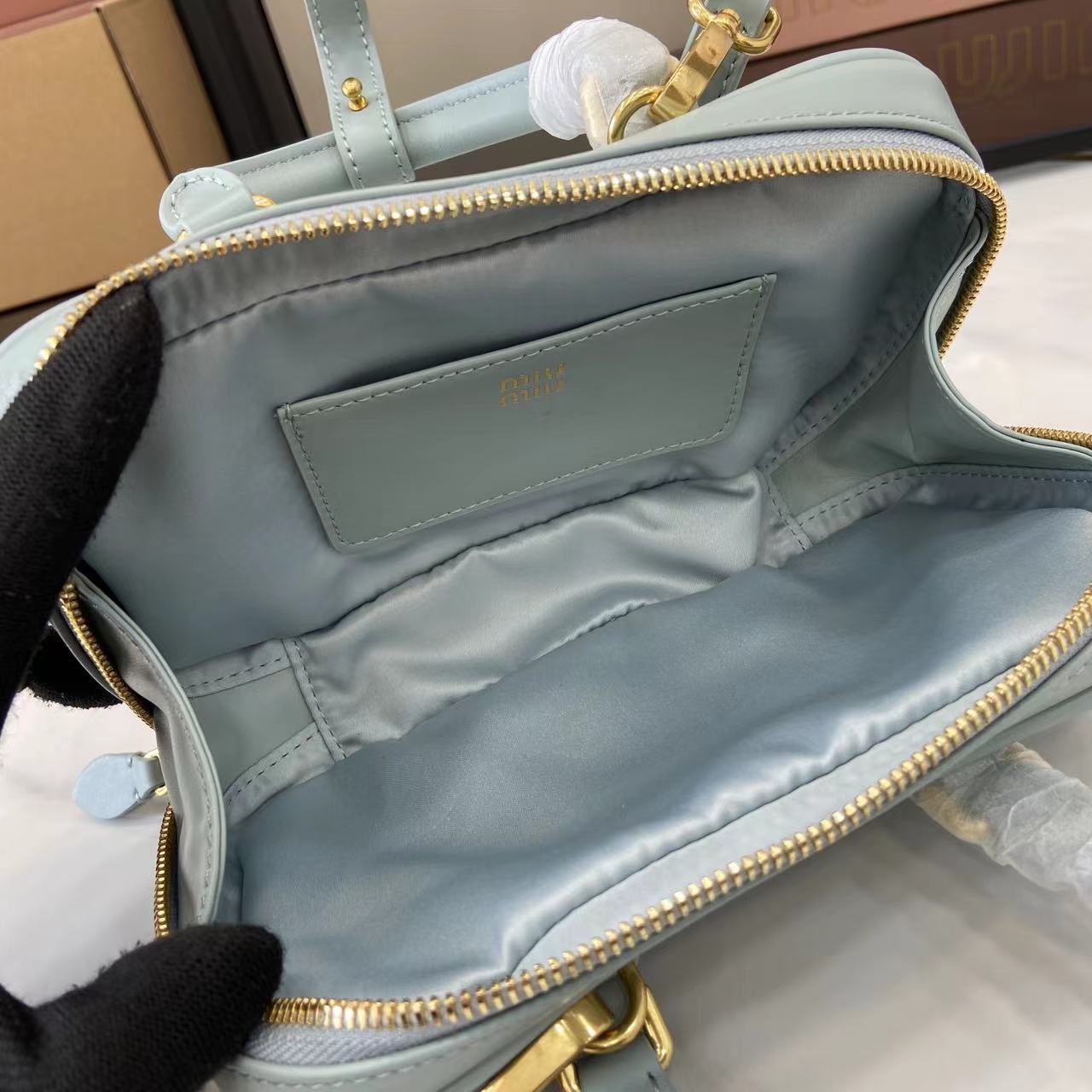 Miu Miu  01619
