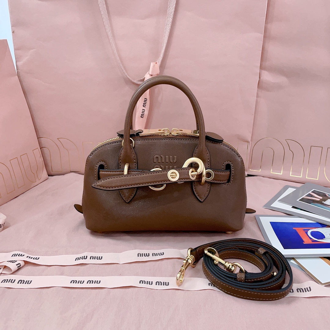 Aventure Mini leather tote bag in brown – Miu Miu |