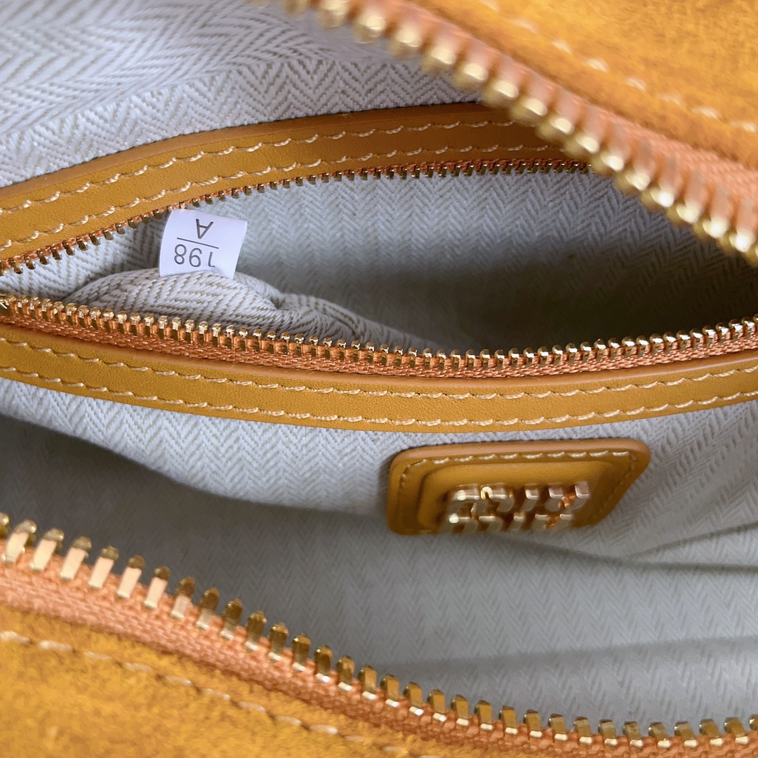 Miu Miu  01738