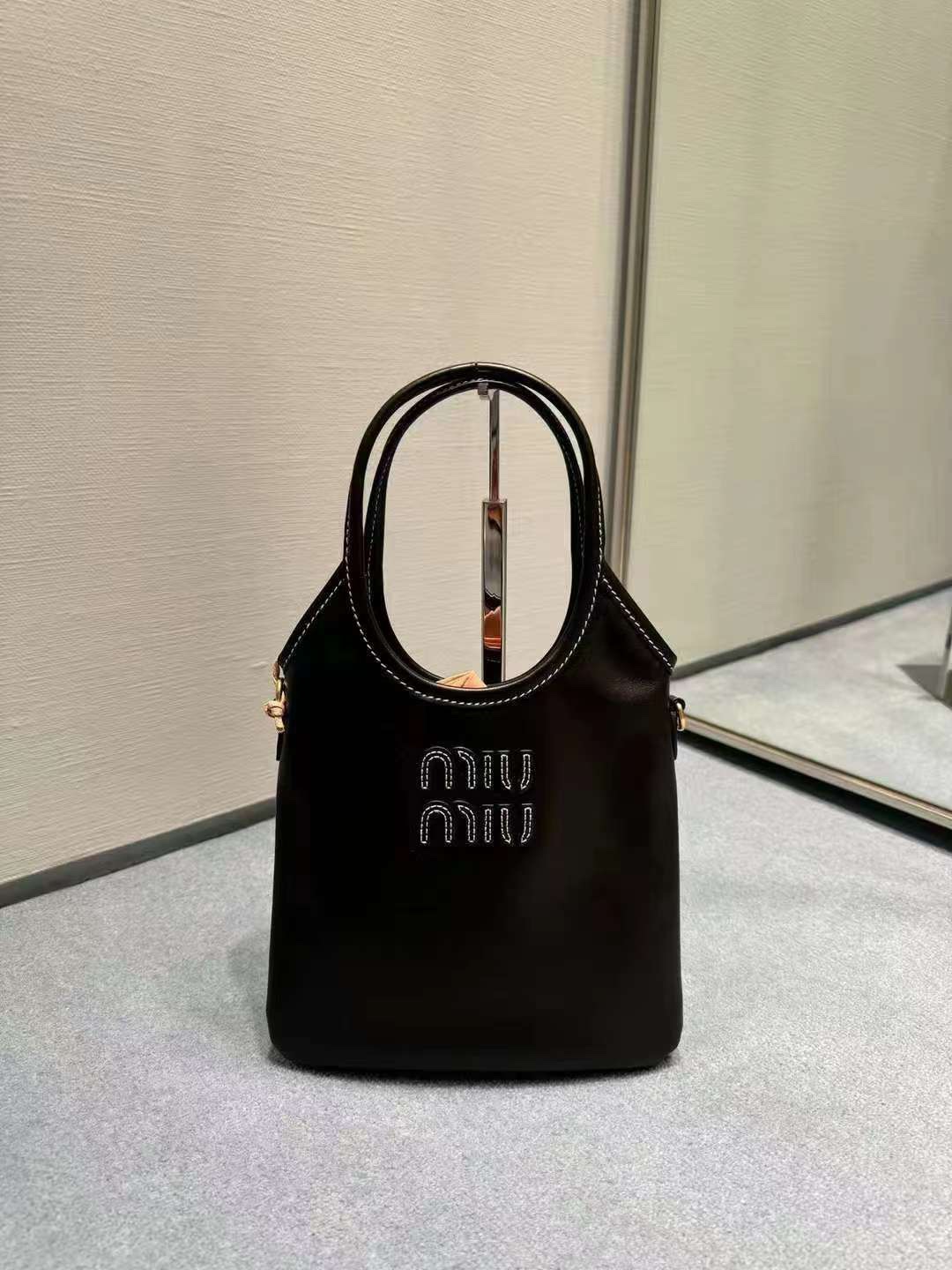 Miu Miu Ivy Leather Tote Bag Black 140367872 | eBay