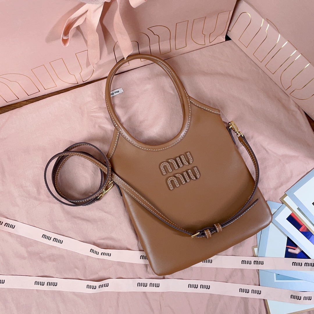 Miu Miu Briarwood Ivy Leather Handbag in brown | Miu Miu