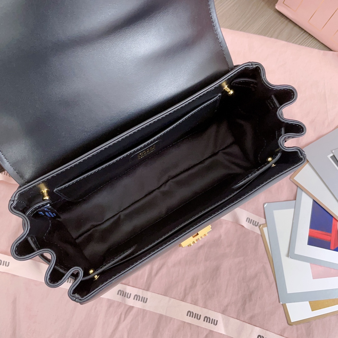 Miu Miu  01889