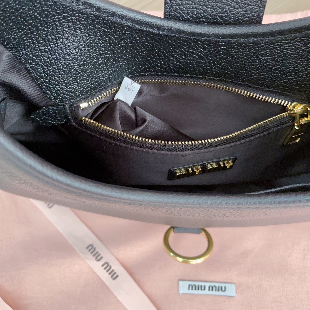 Miu Miu  01949