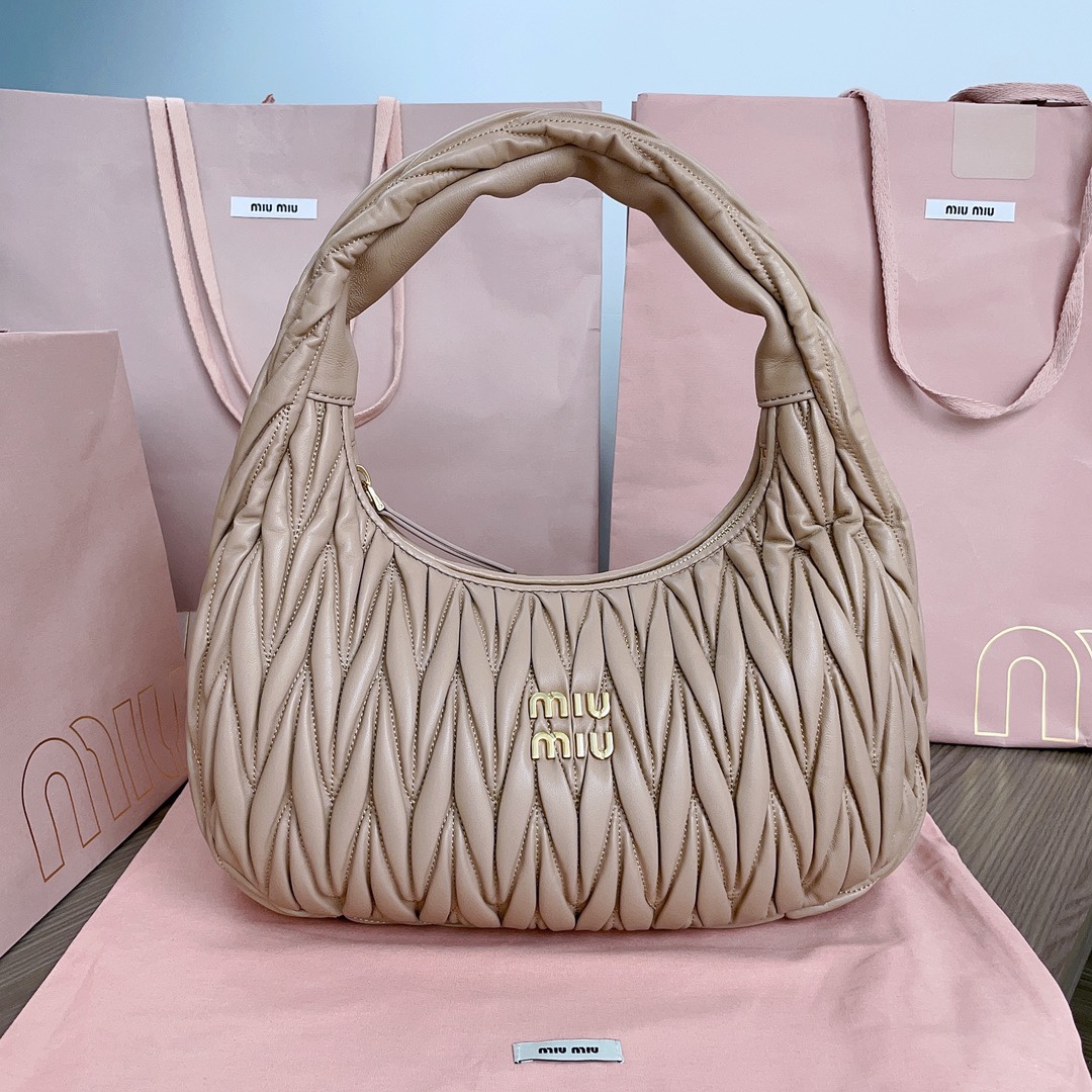 Miu Miu Wander Matelassé Shoulder Bag | Neutrals |