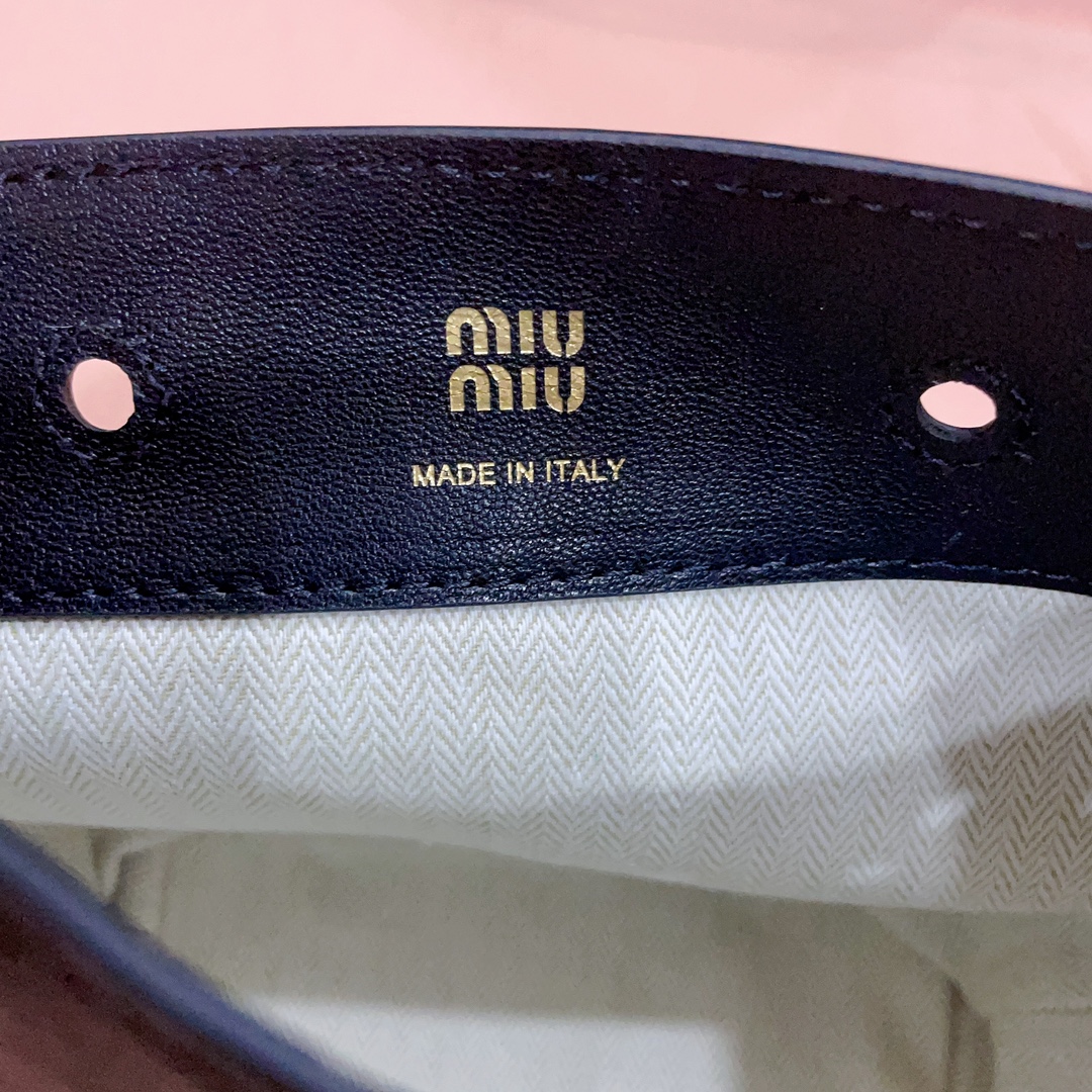 Miu Miu 02329