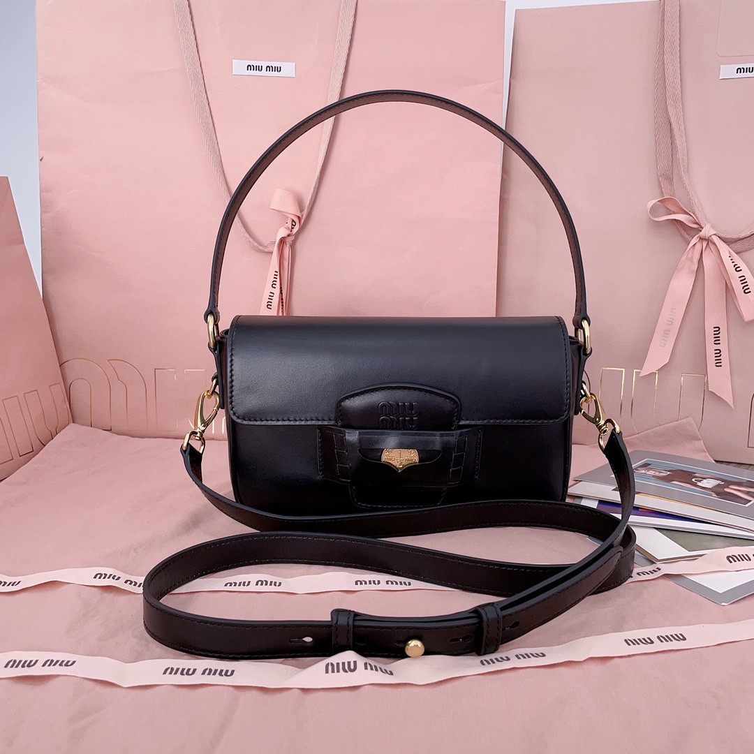 Miu Miu Penny Shoulder Bag | Black | Miu Miu 02399
