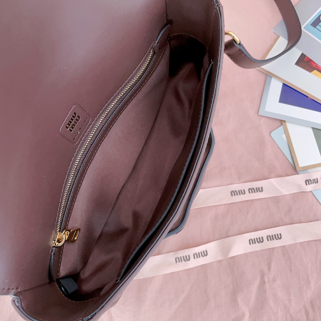 Miu Miu 02439