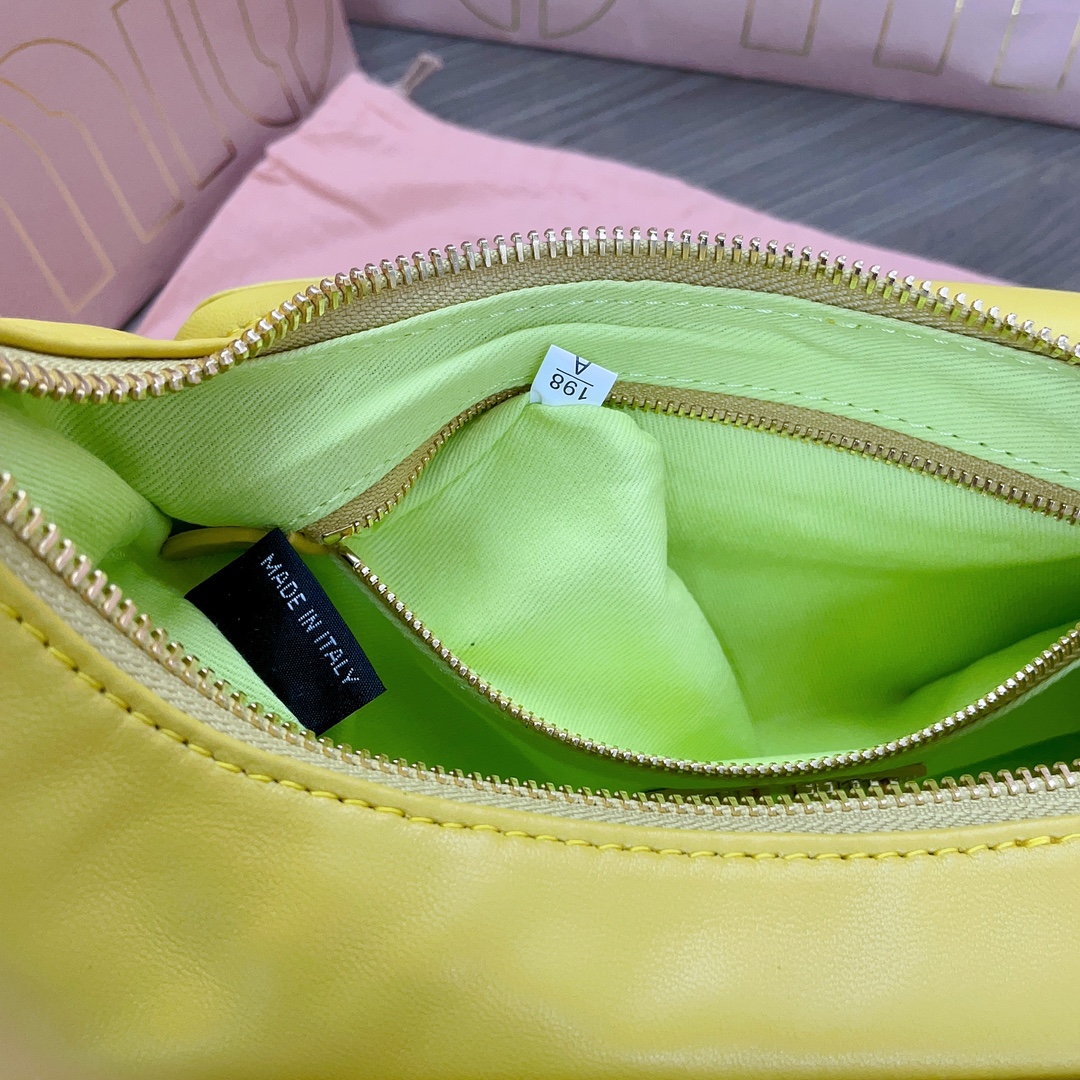 Miu Miu 02489