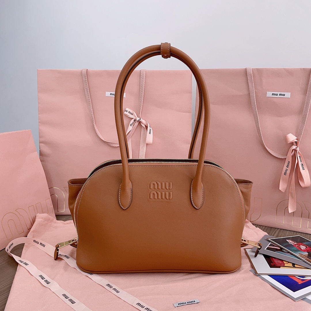 Miu Miu Leather Shoulder Bag – Neutrals Shoulder Bags,