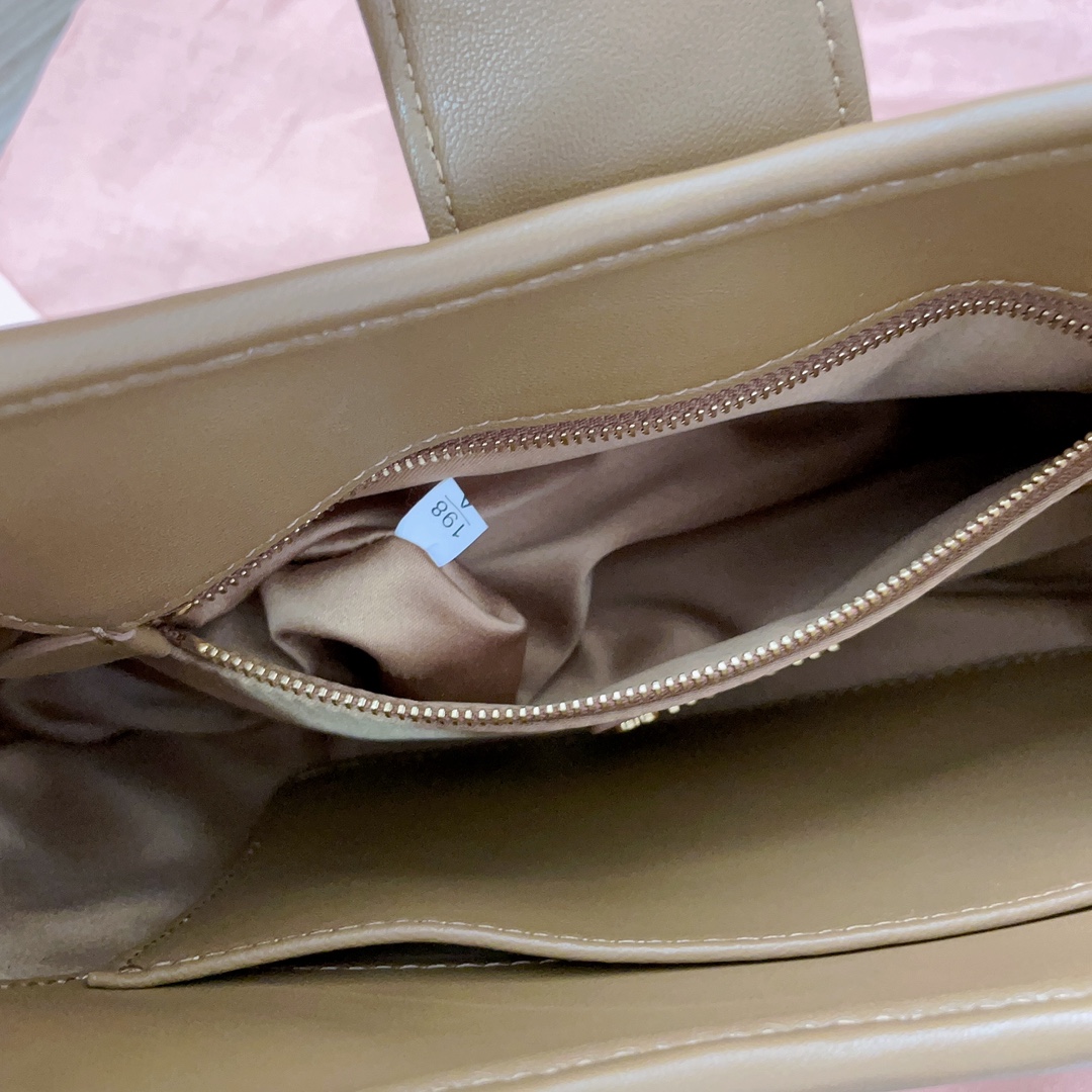 Miu Miu 02779