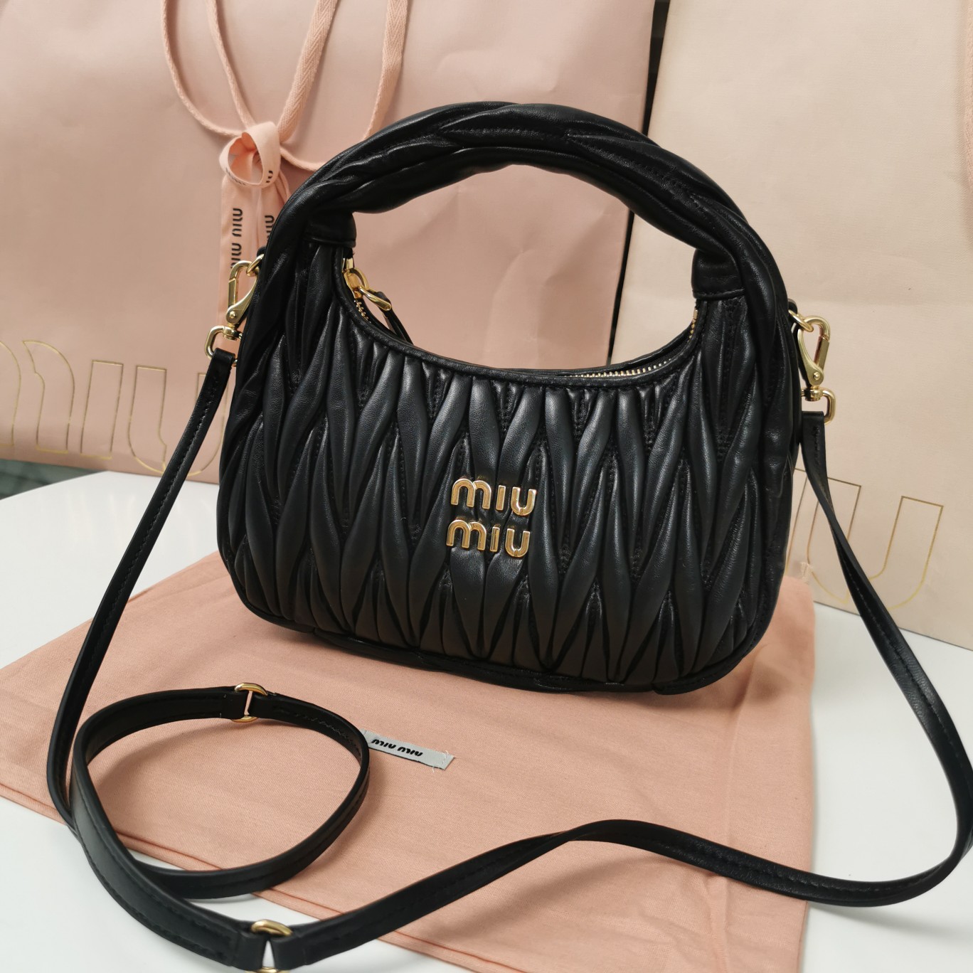 Miu wander leather handbag Miu Miu Black in Leather –