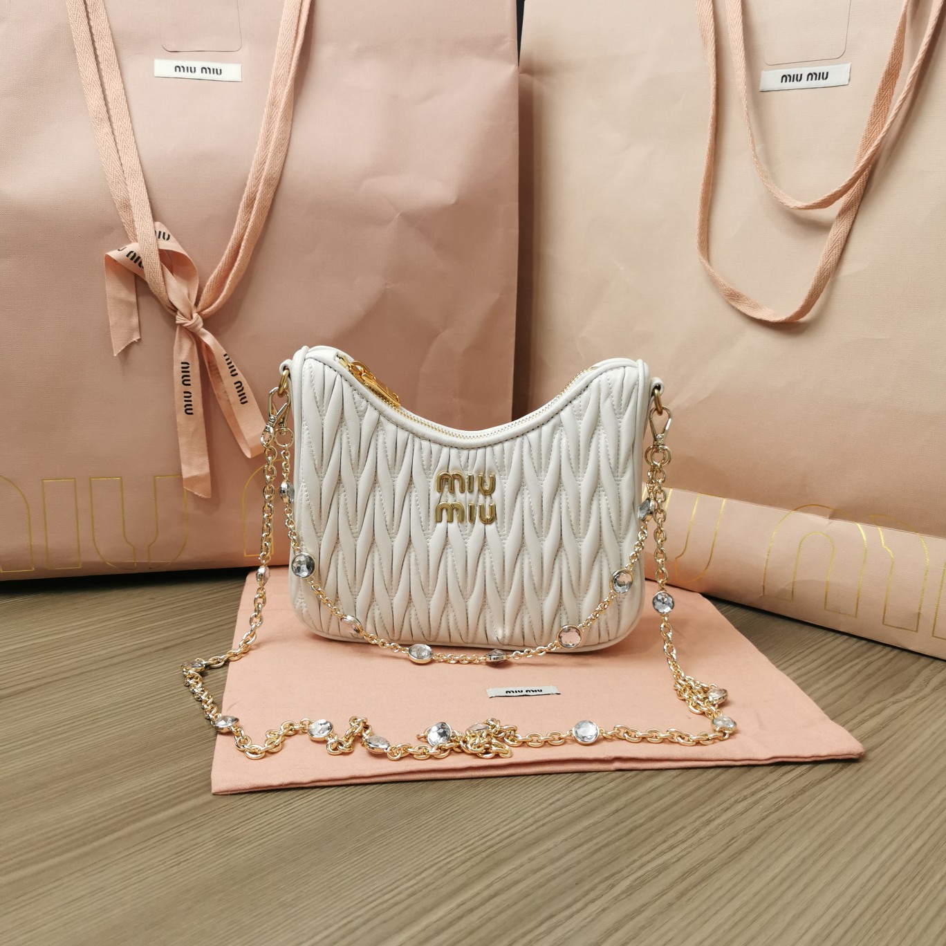 Miu Miu White Matelassé Nappa Leather Shoulder Bag | Miu Miu