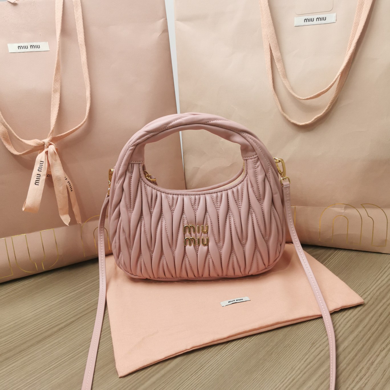 Miu Miu Wander Matelassé Zipped Shoulder Bag In Beige pink Miu Miu 03949